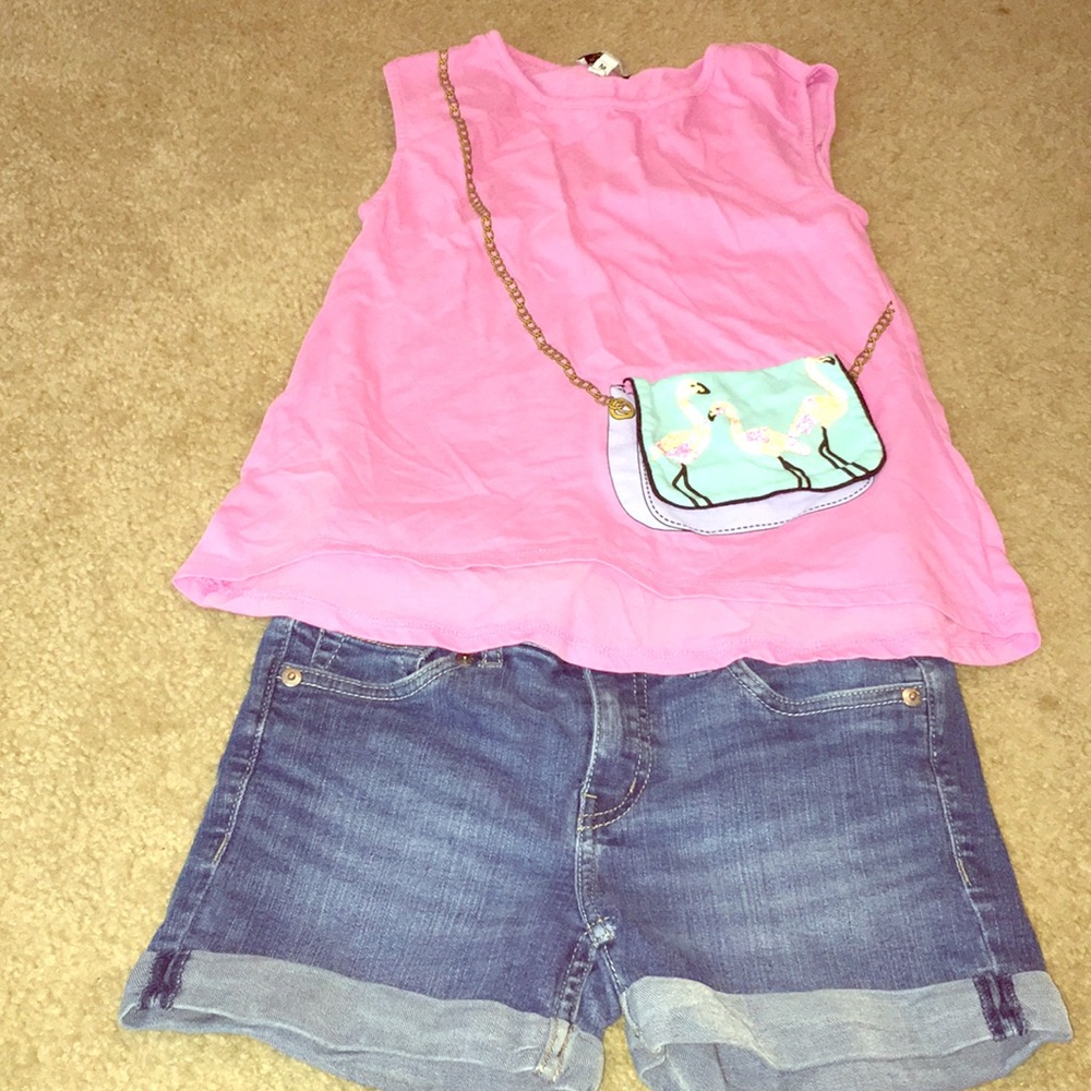 Cute pair of jeans shorts and Jessica Simpson top